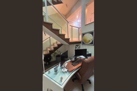 Casa à venda com 276m², 3 quartos e 3 vagasEscritório