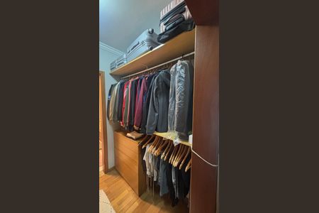 Casa à venda com 276m², 3 quartos e 3 vagasSuite Closet