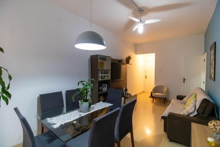Apartamento à venda com 110m², 3 quartos e sem vaga Apartamento à venda com 110m², 3 quartos e sem vagaSala