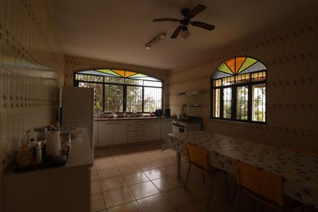 Casa para alugar com 358m², 3 quartos e 6 vagasCozinha