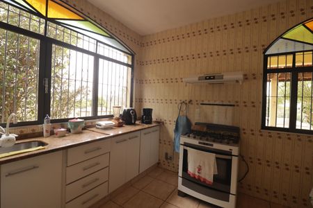 Casa para alugar com 358m², 3 quartos e 6 vagasCozinha