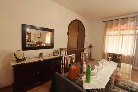 Sala de casa para alugar com 3 quartos, 358m² em Jardim Scala, Jundiaí