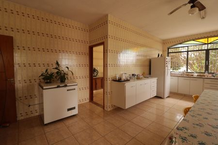 Casa para alugar com 358m², 3 quartos e 6 vagasCozinha