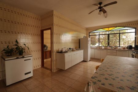 Casa para alugar com 358m², 3 quartos e 6 vagasCozinha