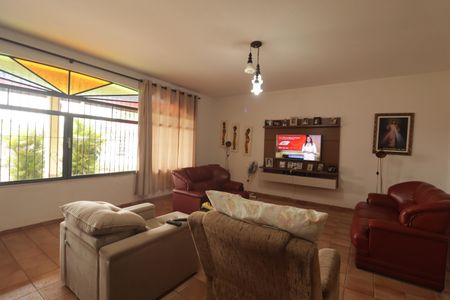 Casa para alugar com 358m², 3 quartos e 6 vagasSala