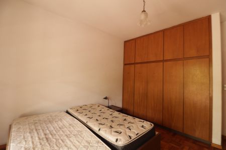 Casa para alugar com 358m², 3 quartos e 6 vagasQuarto 2