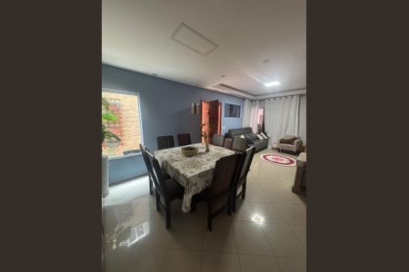 Casa à venda com 200m², 3 quartos e 2 vagasFoto 04