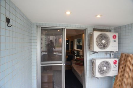 Varanda de apartamento para alugar com 1 quarto, 60m² em Barra da Tijuca, Rio de Janeiro