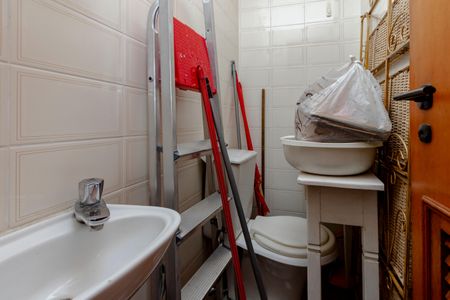 Apartamento à venda com 75m², 2 quartos e 2 vagasBanheiro de Serviço