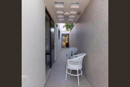 Casa à venda com 3 quartos, 217m² em Bosque da Saúde, São Paulo