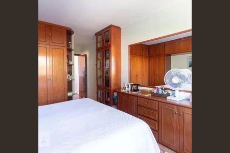 Casa à venda com 3 quartos, 217m² em Bosque da Saúde, São Paulo