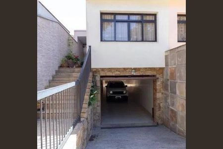 Casa à venda com 217m², 3 quartos e 5 vagas