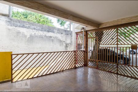 Casa à venda com 230m², 3 quartos e 2 vagas Casa à venda com 230m², 3 quartos e 2 vagasÁrea Externa Casa 1