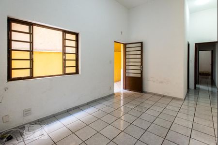 Casa à venda com 230m², 3 quartos e 2 vagas Casa à venda com 230m², 3 quartos e 2 vagasSala Casa 2
