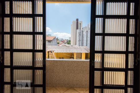 Casa à venda com 230m², 3 quartos e 2 vagas Casa à venda com 230m², 3 quartos e 2 vagasÁrea de Serviço Casa 2