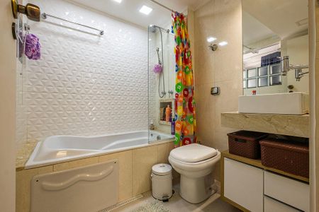 Apartamento à venda com 83m², 2 quartos e 1 vagaBanheiro da Suíte