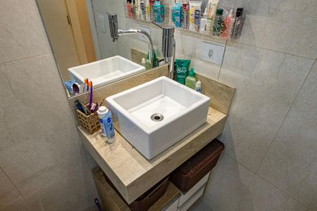 Apartamento à venda com 83m², 2 quartos e 1 vagaBanheiro da Suíte