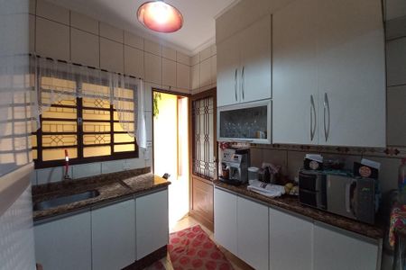 Casa à venda com 197m², 4 quartos e 4 vagasCozinha