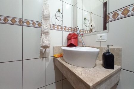 Casa à venda com 197m², 4 quartos e 4 vagasBanheiro