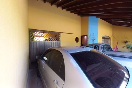 Casa à venda com 197m², 4 quartos e 4 vagasGaragem