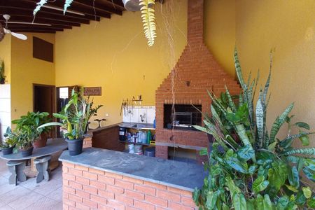 Casa à venda com 197m², 4 quartos e 4 vagasÁrea comum - Churrasqueira