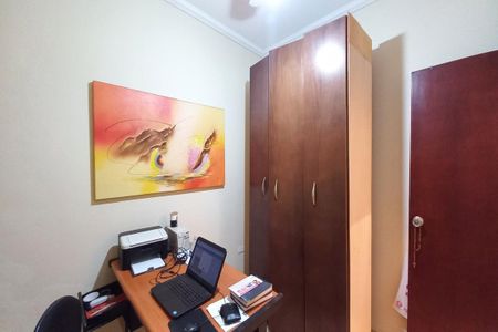 Casa à venda com 197m², 4 quartos e 4 vagasEscritório