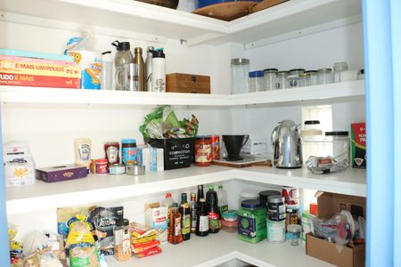 Casa de condomínio para alugar com 300m², 5 quartos e 4 vagasDespensa