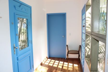 Hall de casa de condomínio para alugar com 5 quartos, 300m² em Jardim Colibri, Cotia