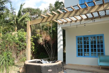 Casa de condomínio para alugar com 300m², 5 quartos e 4 vagasQuintal