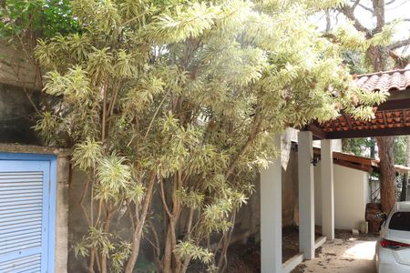 Casa de condomínio para alugar com 300m², 5 quartos e 4 vagasQuintal