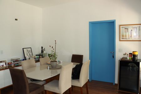 Casa de condomínio para alugar com 300m², 5 quartos e 4 vagasSala