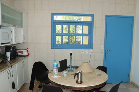 Casa de condomínio para alugar com 300m², 5 quartos e 4 vagasCozinha