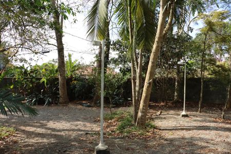 Casa de condomínio para alugar com 300m², 5 quartos e 4 vagasQuintal