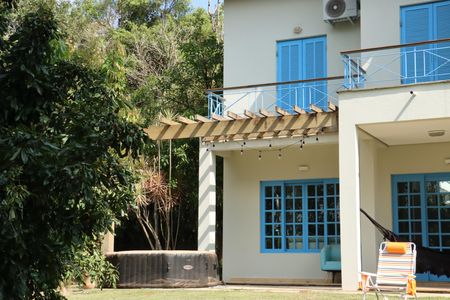 Casa de condomínio para alugar com 300m², 5 quartos e 4 vagasQuintal