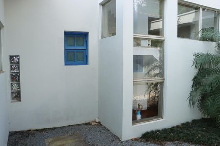 Casa de condomínio para alugar com 300m², 5 quartos e 4 vagasQuintal