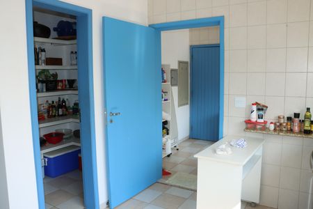 Casa de condomínio para alugar com 300m², 5 quartos e 4 vagasDespensa