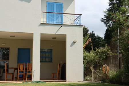 Casa de condomínio para alugar com 300m², 5 quartos e 4 vagasQuintal