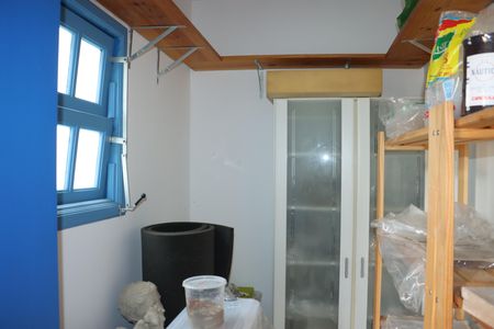 Casa de condomínio para alugar com 300m², 5 quartos e 4 vagasDepósito