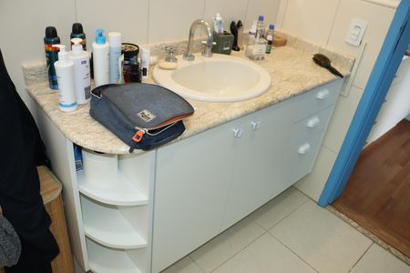 Casa de condomínio para alugar com 300m², 5 quartos e 4 vagasBanheiro da Suíte 2