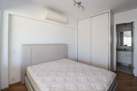 Quarto de apartamento à venda com 2 quartos, 57m² em Pinheiros, São Paulo