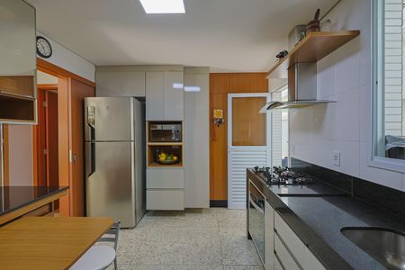 Apartamento à venda com 202m², 4 quartos e 3 vagasCozinha