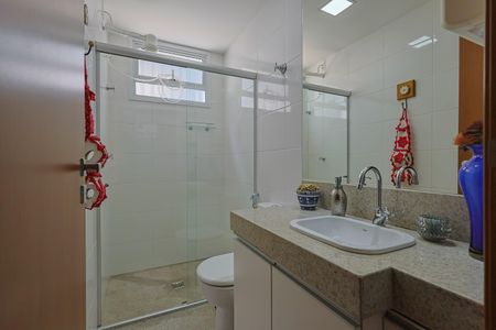 Apartamento à venda com 202m², 4 quartos e 3 vagasBanheiro da Suíte