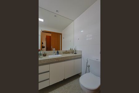 Apartamento à venda com 202m², 4 quartos e 3 vagasBanheiro da Suíte