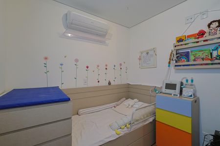 Apartamento à venda com 202m², 4 quartos e 3 vagasQuarto 2