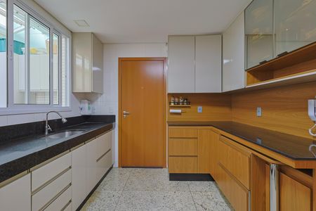 Apartamento à venda com 202m², 4 quartos e 3 vagasCozinha