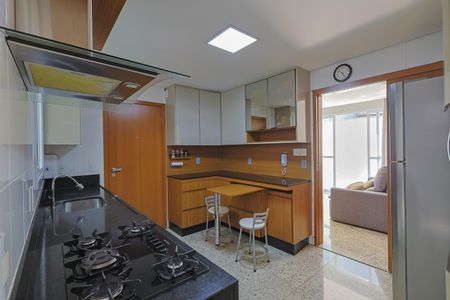 Apartamento à venda com 202m², 4 quartos e 3 vagasCozinha