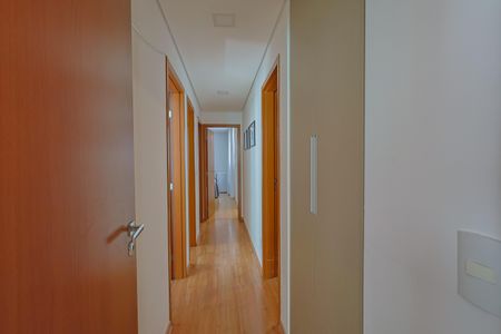 Apartamento à venda com 202m², 4 quartos e 3 vagasCorredor