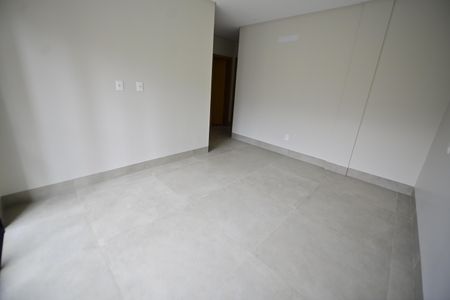 Casa de condomínio para alugar com 153m², 3 quartos e 2 vagasSuíte
