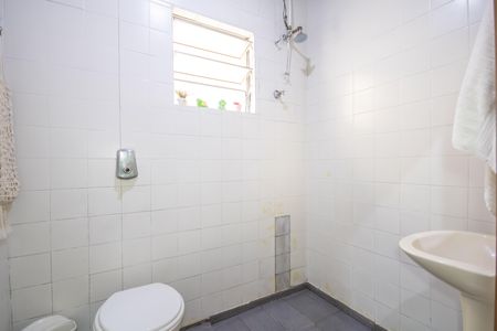 Casa à venda com 270m², 2 quartos e 3 vagas Casa à venda com 270m², 2 quartos e 3 vagasBanheiro