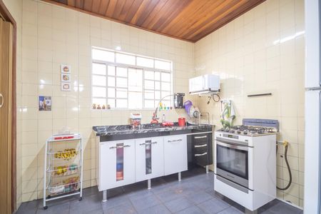 Casa à venda com 270m², 2 quartos e 3 vagas Casa à venda com 270m², 2 quartos e 3 vagasCozinha